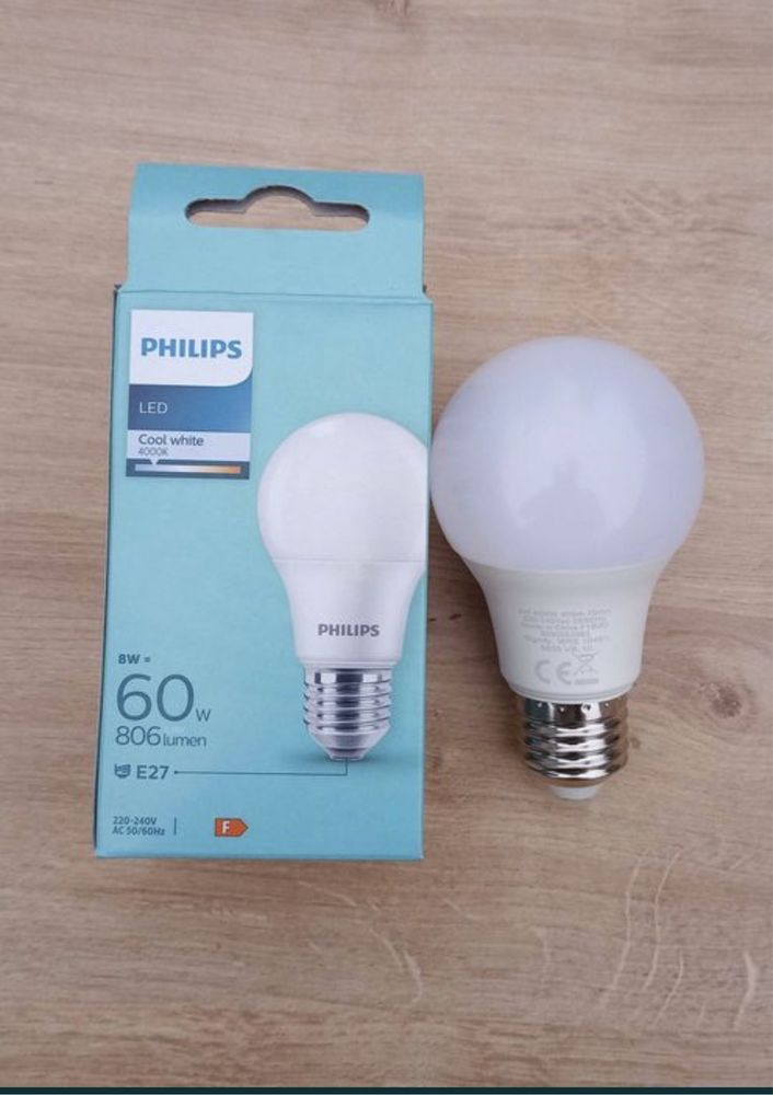 лампы Philips 8W(60W) економная лед