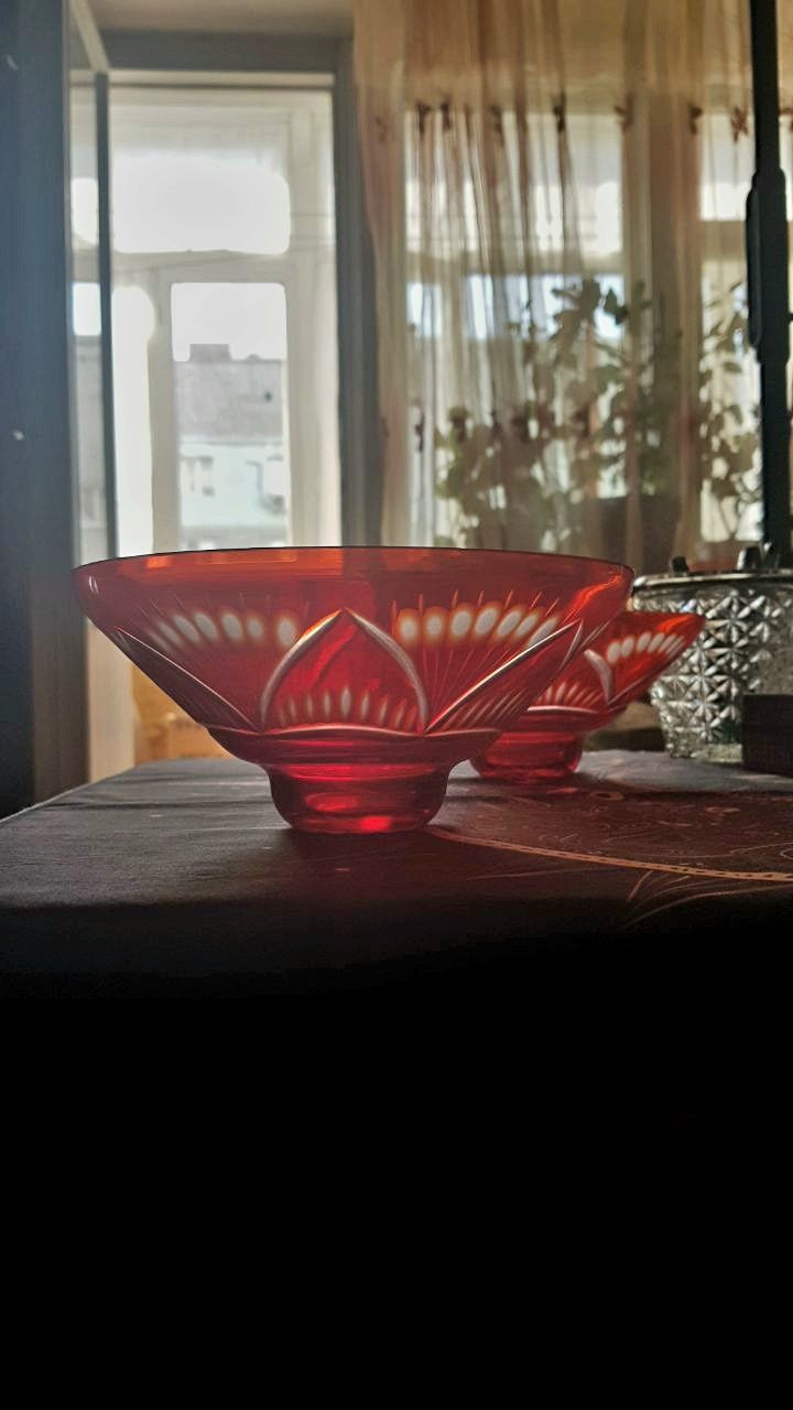 2 шт. Фруктовница/ салатник, красное стекло.