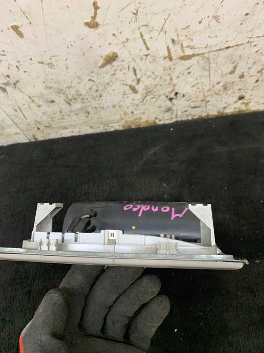 Ford Mondeo MK4 IV Osłona Lampki Podsufitki Schowek Lampka