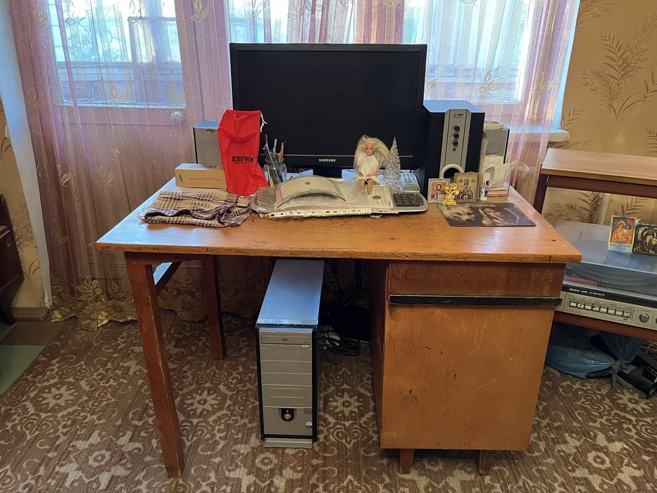 Отдам стол