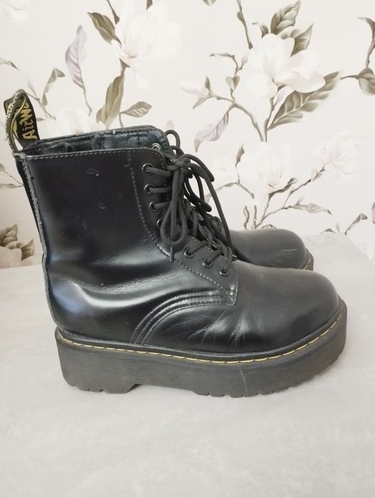 Ботинки жіночі осінні доктор Мартінс розмір 39
