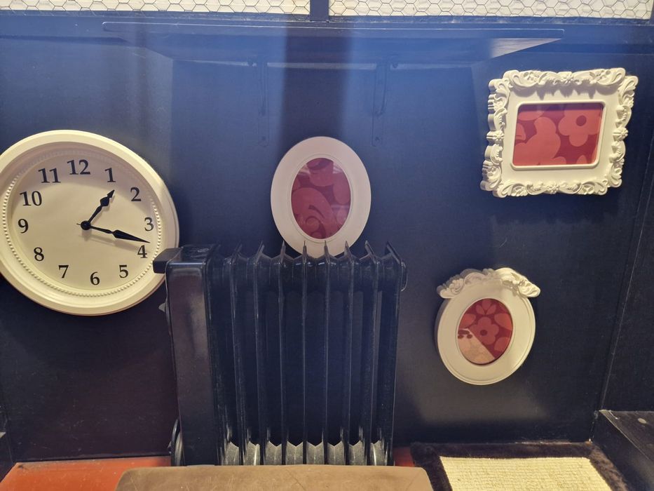 Molduras variadas e relógio  IKEA vintage 25 euros todas