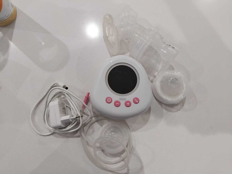 Bomba extratora de leite elétrica CHICCO + Biberões e Sacos Medela