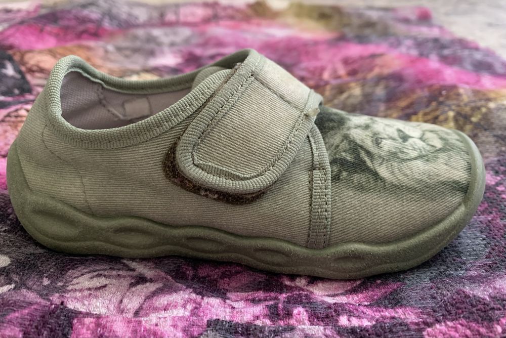 Kapcie na rzepy Lew Superfit bubble rozmiar 26