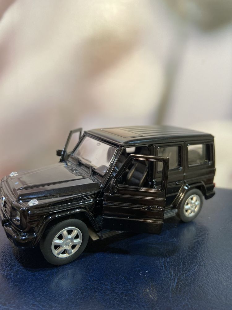 Машинка Mercedes Benz G-class