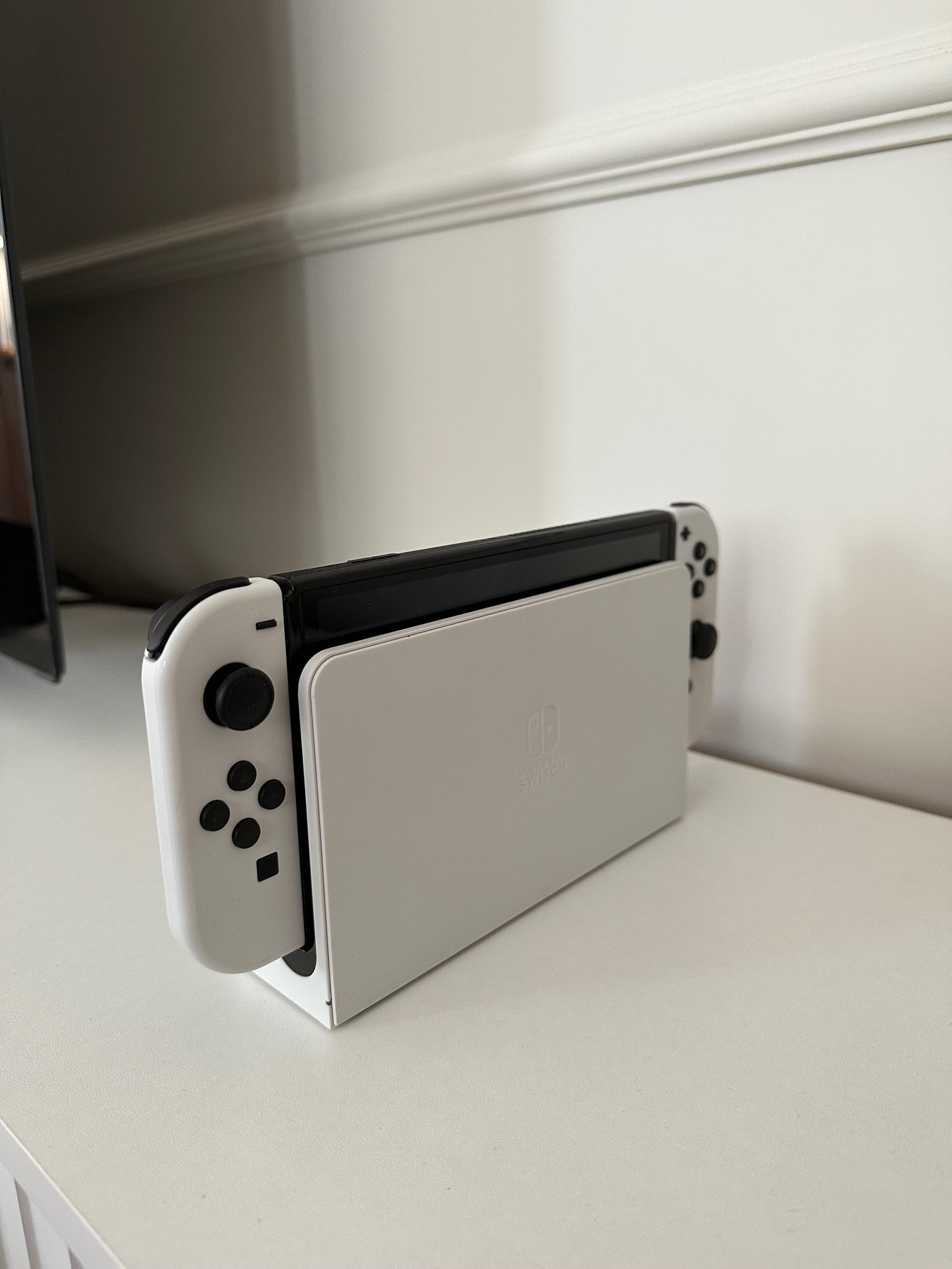 Nintendo Switch OLED, kompletny zestaw