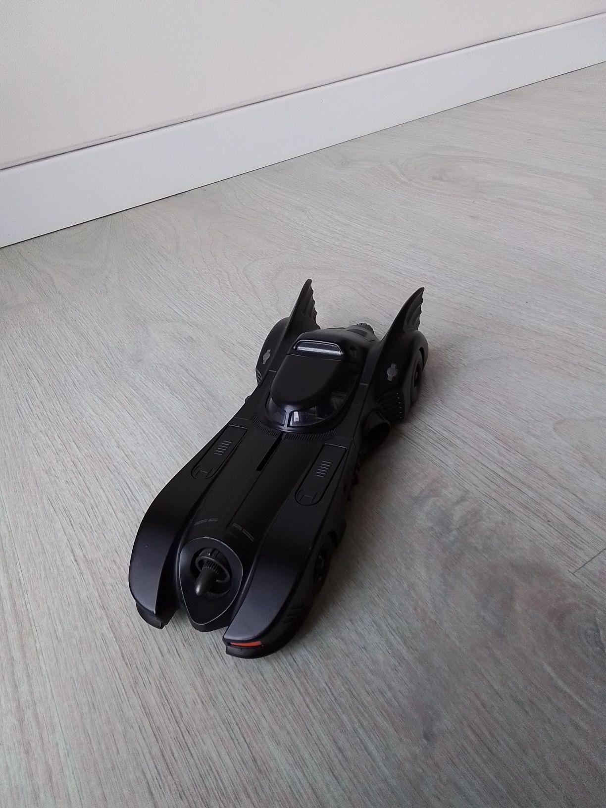 Batman Batmobile réplica de 1989. Marca Jada.  Na escala de 1:24.