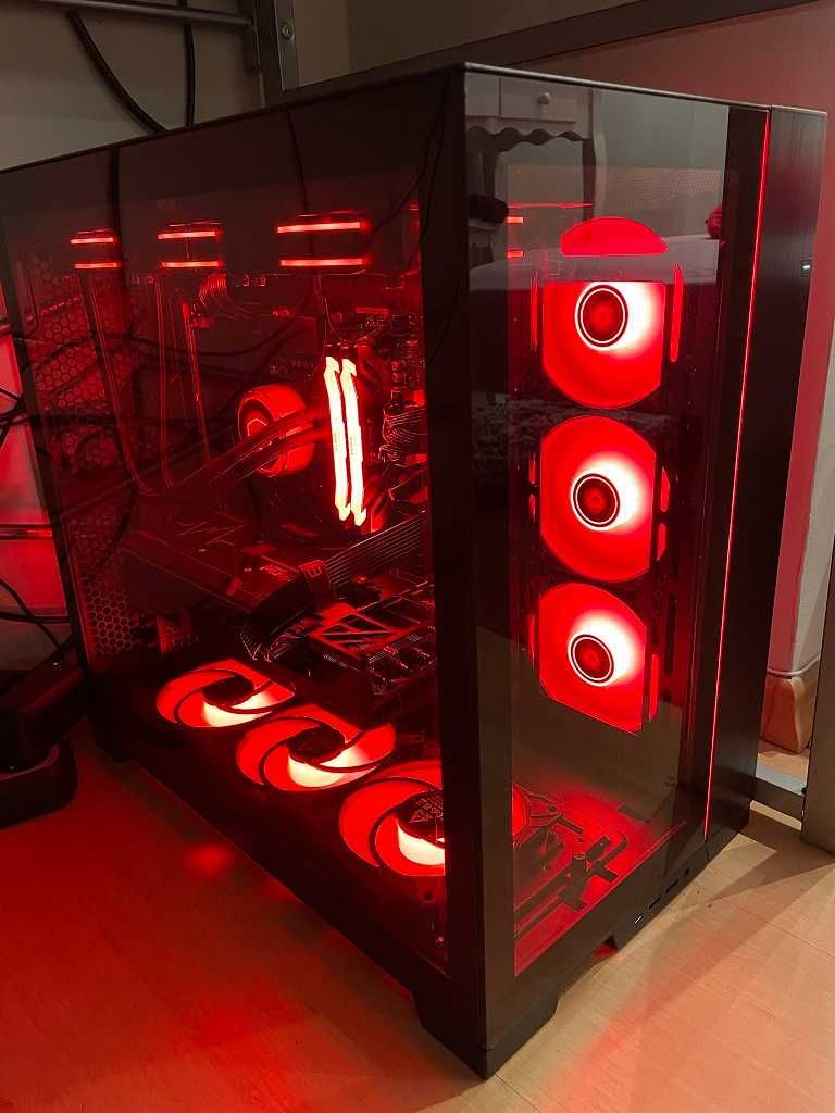 Komputer i9 12900K, RX 6800XT 16GB, 32GB RAM, 1TB SSD.