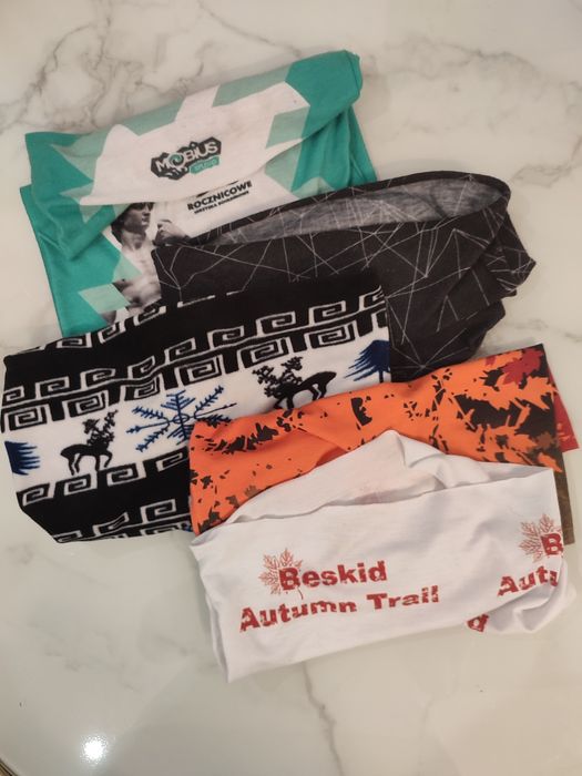 Ocieplacze typu buff. Cztery sztuki