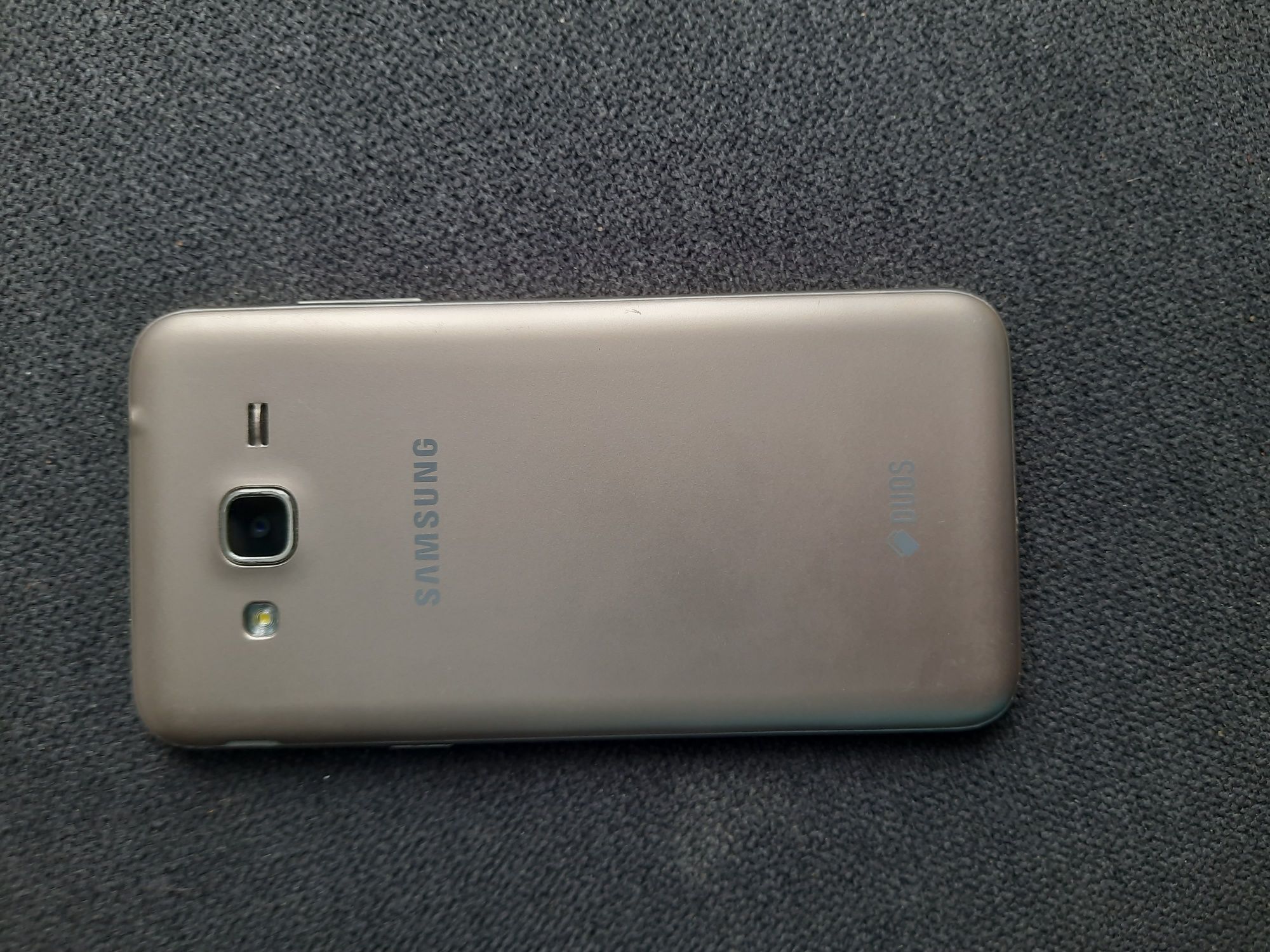 Samsung Galaxy J3 SM-J320F