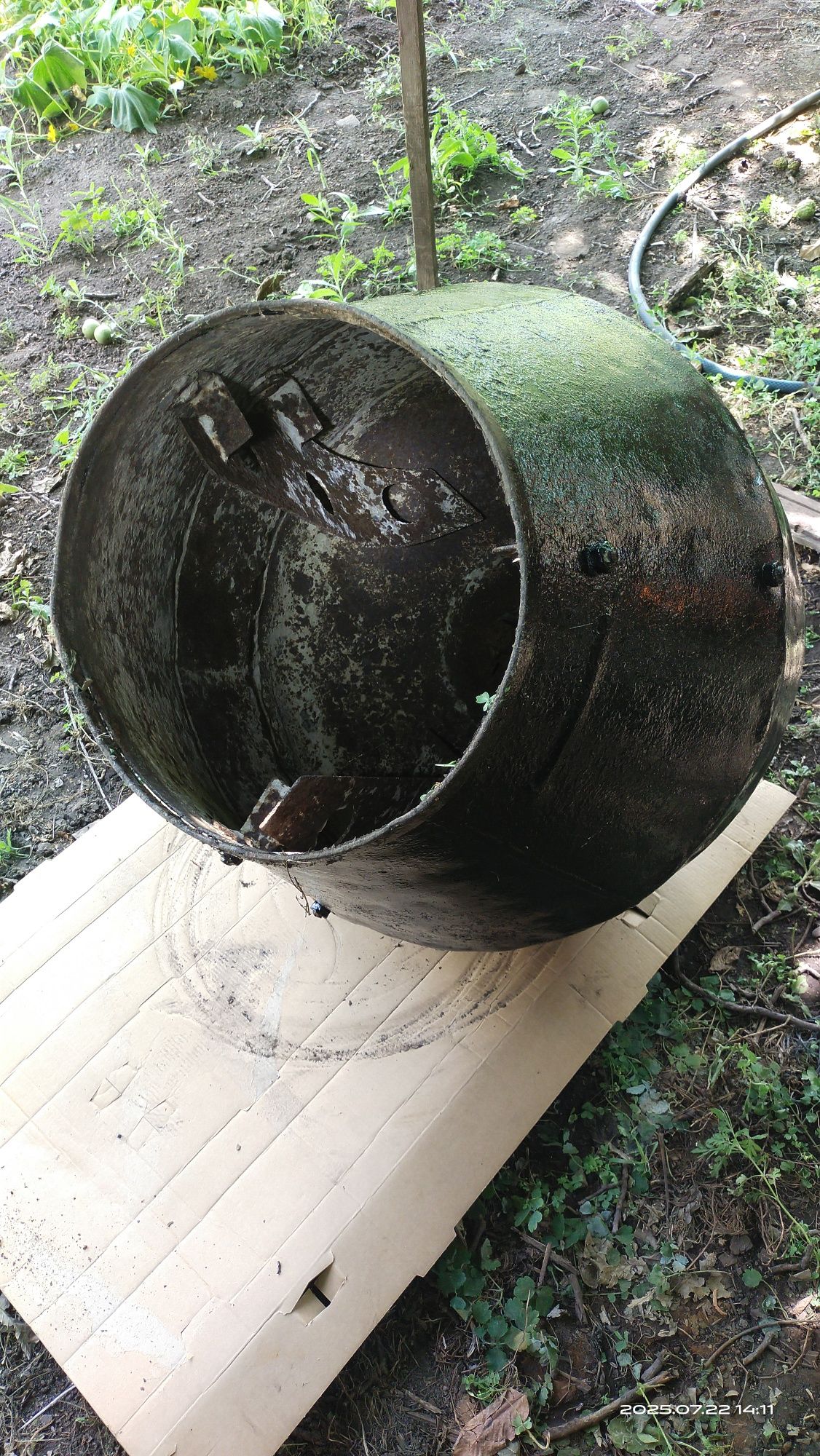 Продам  Бетономешалка: груша, бак, барабан.