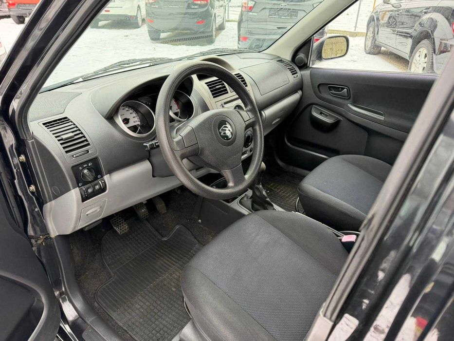 Suzuki Ignis 1,3 Benzyna 94 KM  2005 rok   Ładny Zadbany Samochód