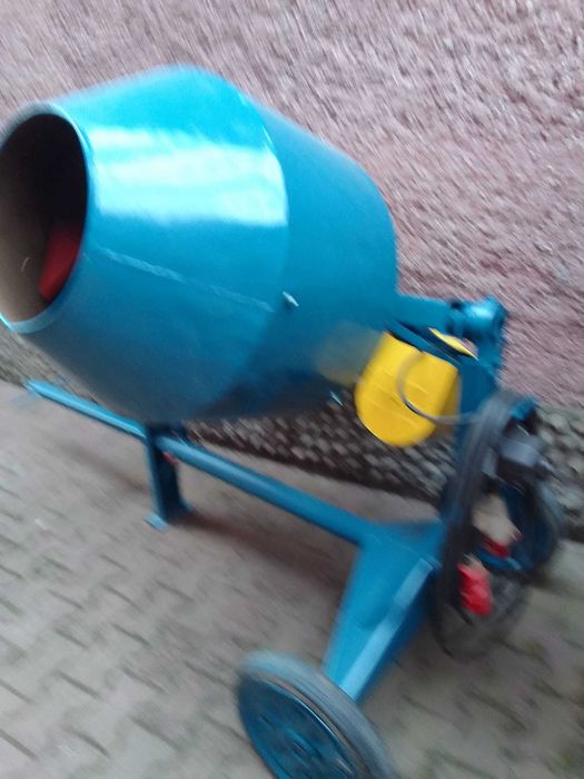 Betoniarka 250l 380v wyremontowana .