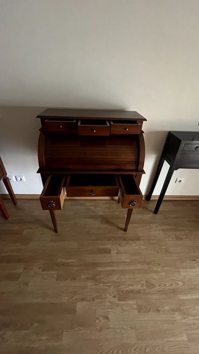 Escrivaninha em madeira