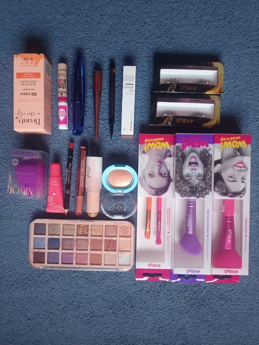 Zestaw kosmetyków do makijażu