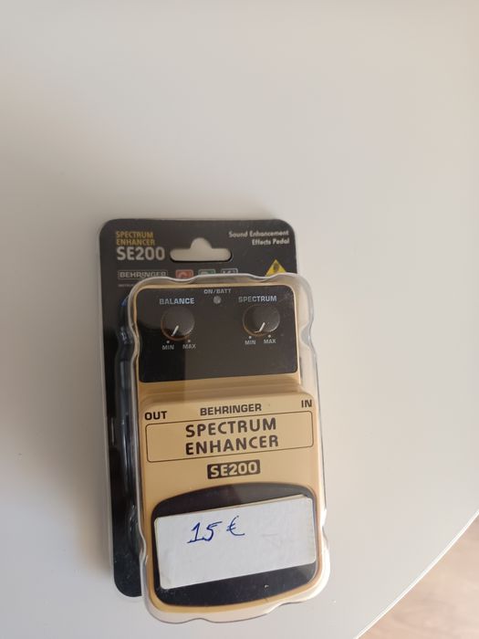 Behringer SE200 - Spectrum Enhancer