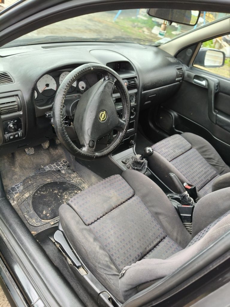 Opel Astra 1.6 gasolina ano 99 só peças