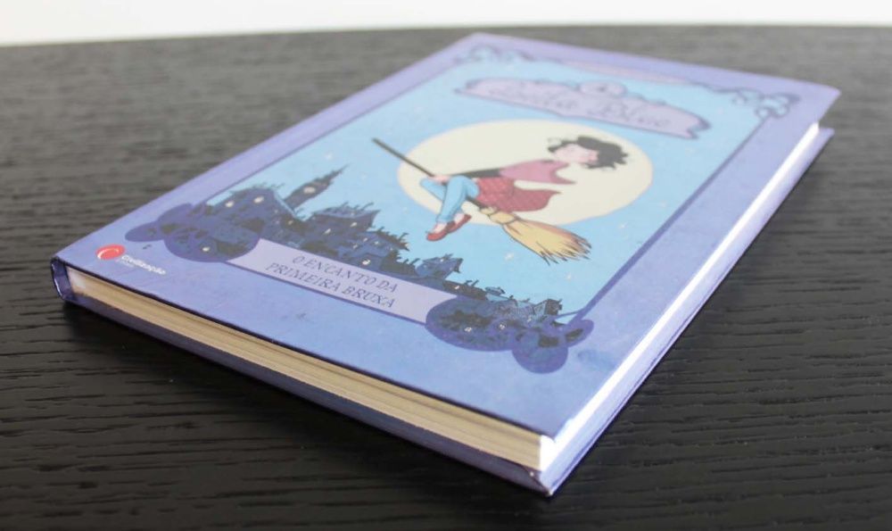 Leila Blue - O encanto da primeira bruxa de Miriam Dubini (COMO NOVO)