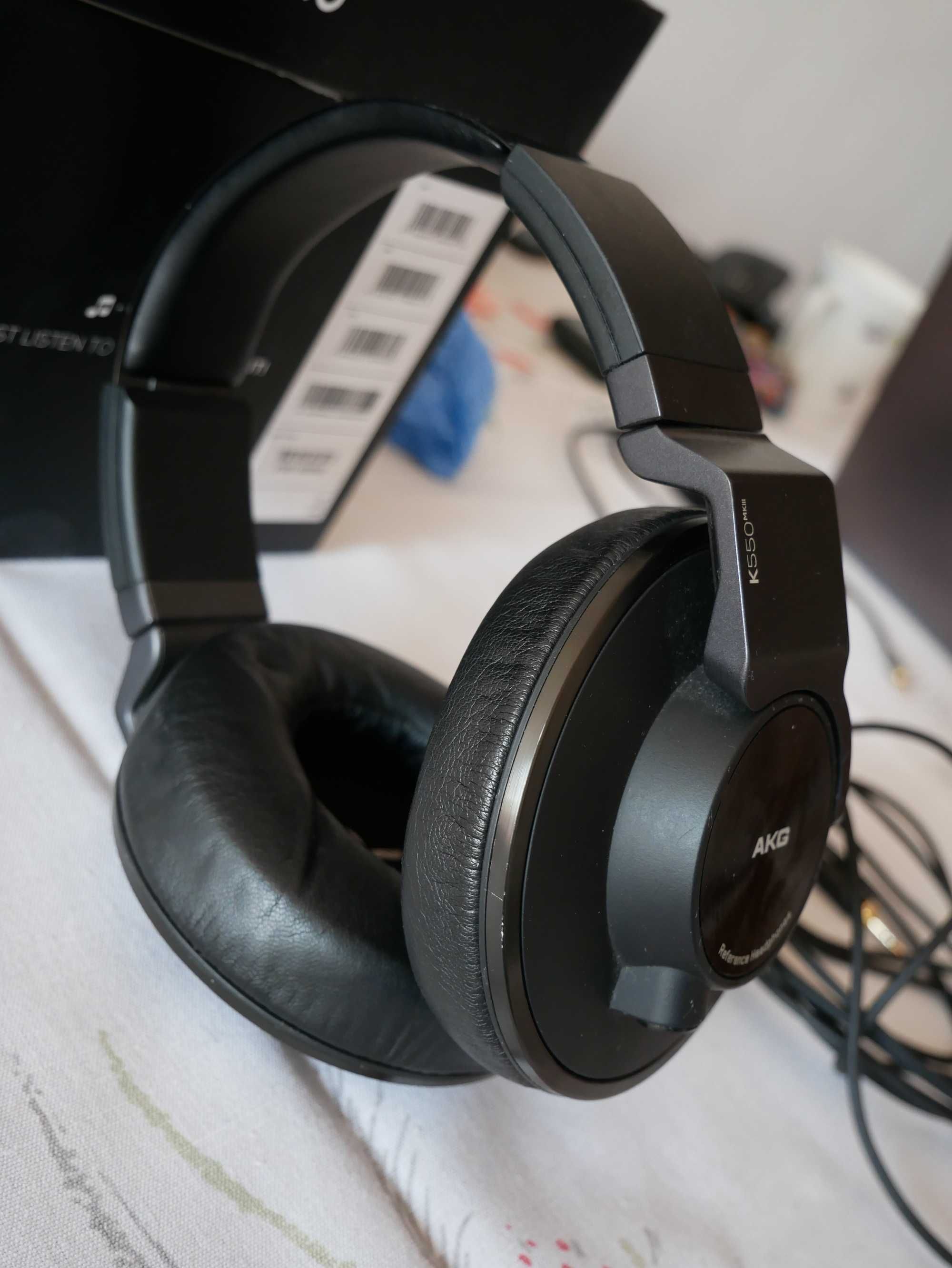 Słuchawki wokółuszne przewodowe AKG K550 Czarne