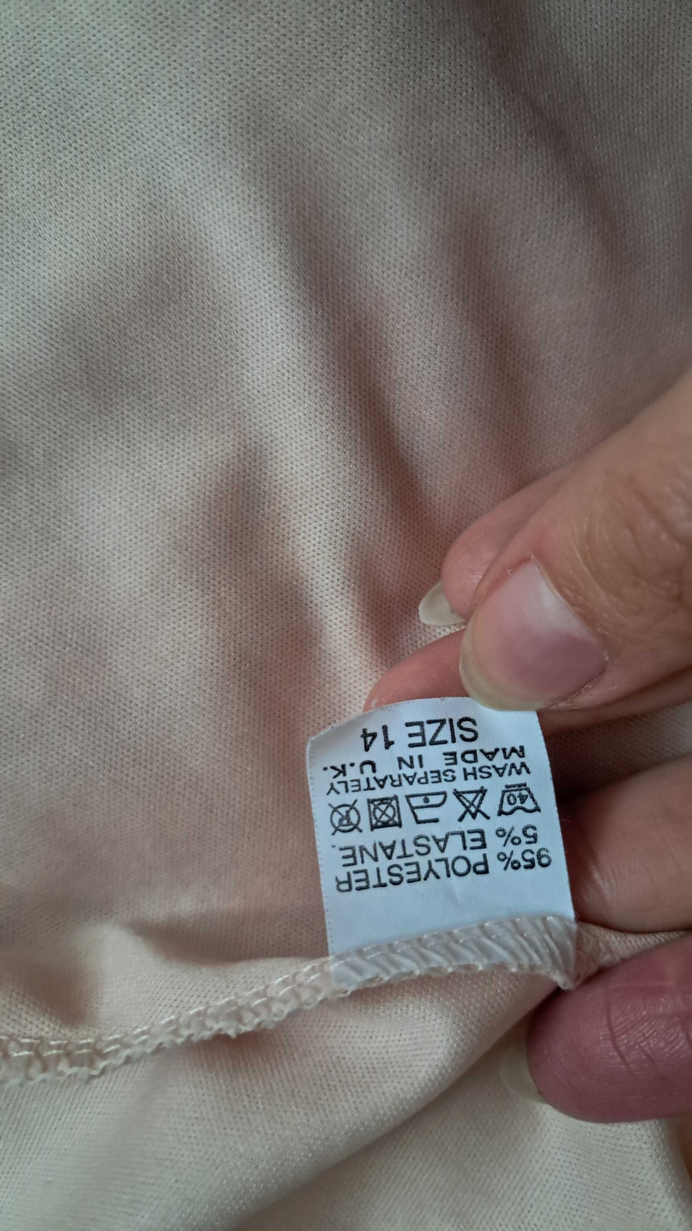 Wygodna koronkowa sukienka brzoskwiniowa 38