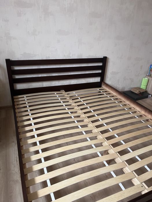 Ліжко деревʼяне 160*200