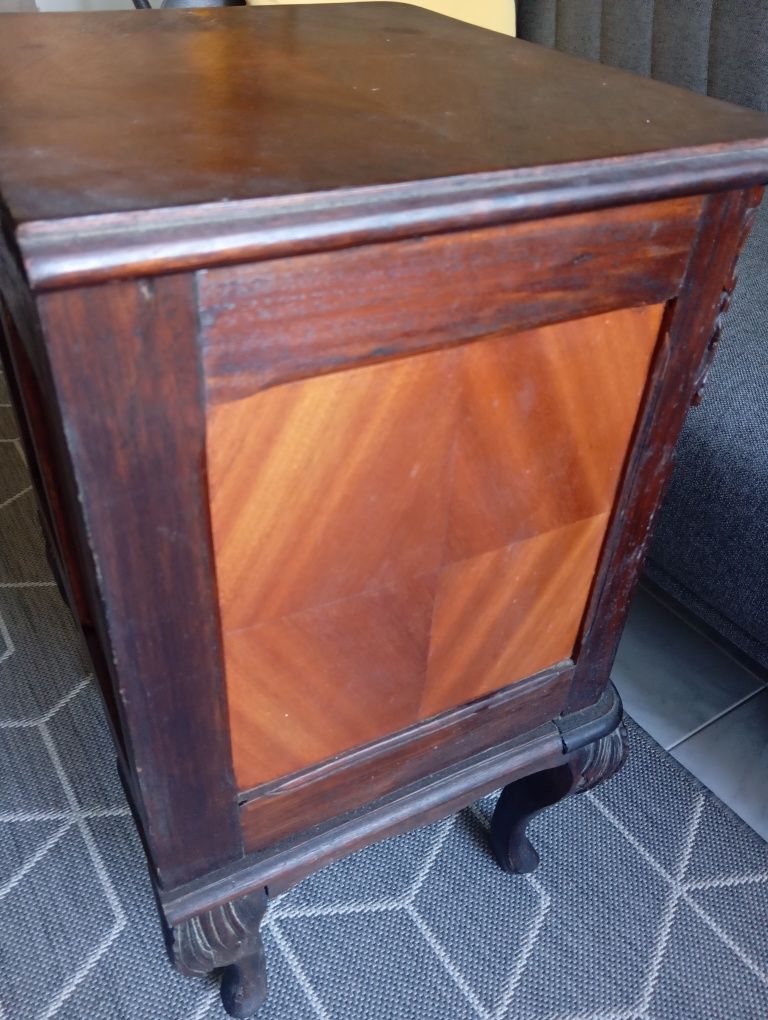 Mesa de cabeceira antiga