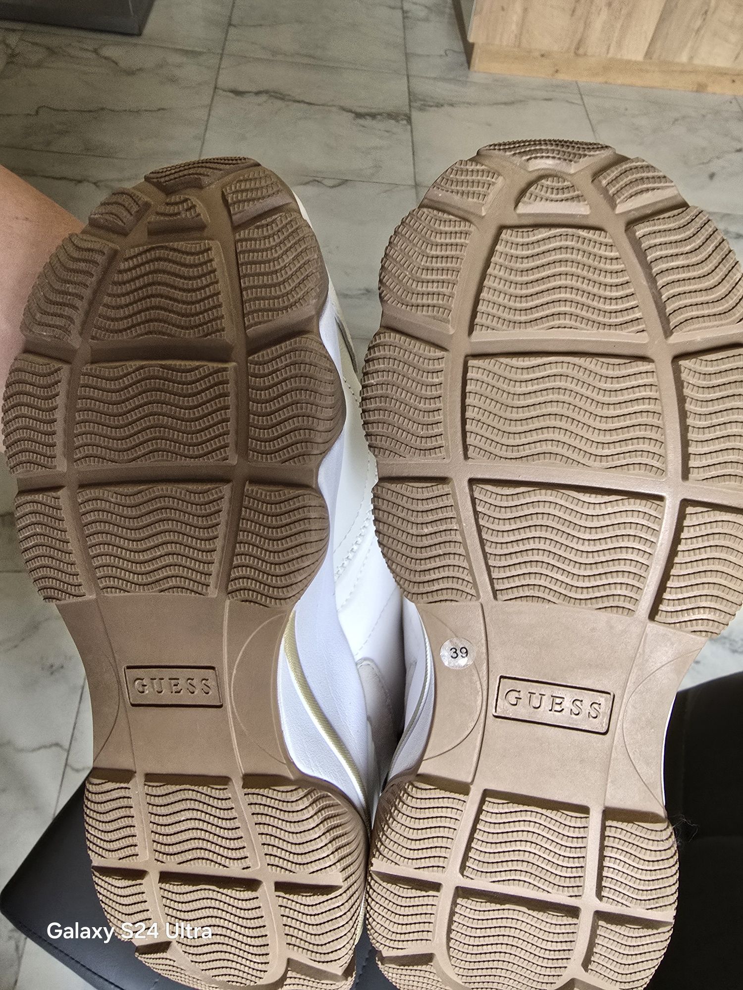 GUESS nowe sneakersy 39