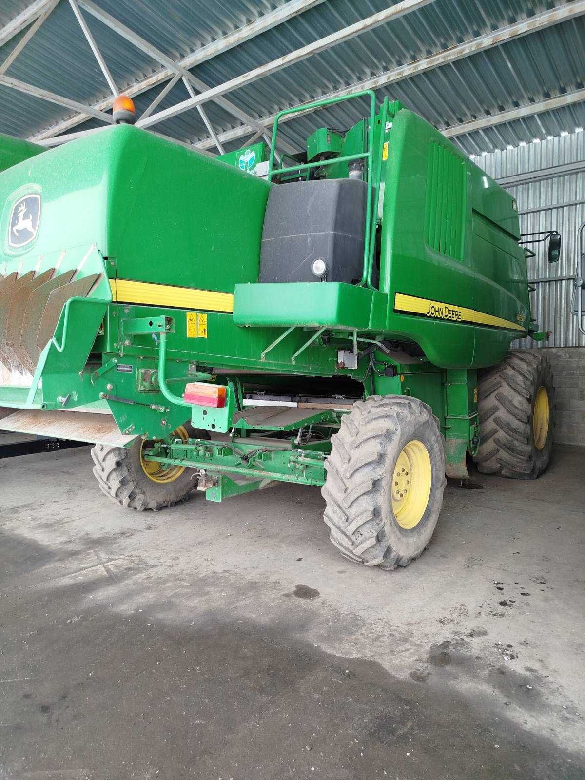 Зернозбиральний комбайн John Deere W650