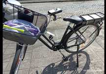 Bicicleta elétrica em bom estado.