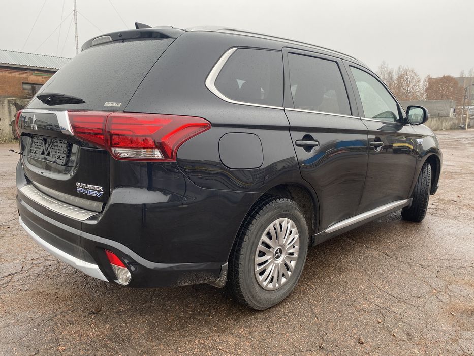 Плагін гібрід mitsubishi outlander phev