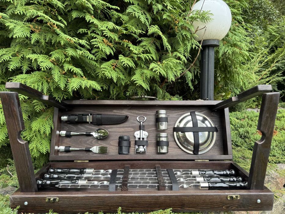 Подарочный набор шампуров в кейсе стол