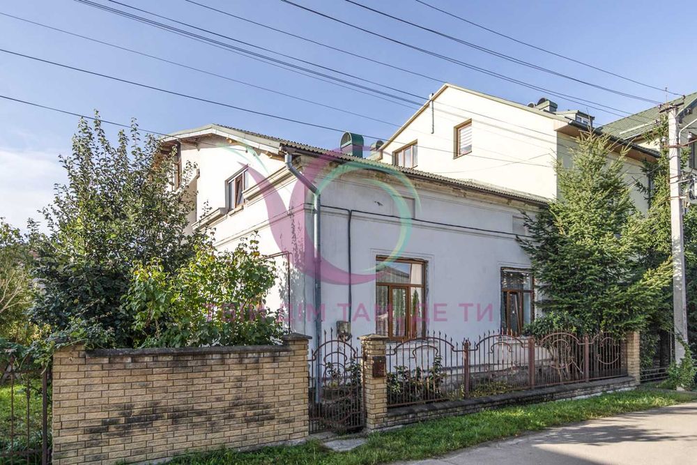 5-к. будинок з меблями поблизу центру за вул. Дарії Цвєк