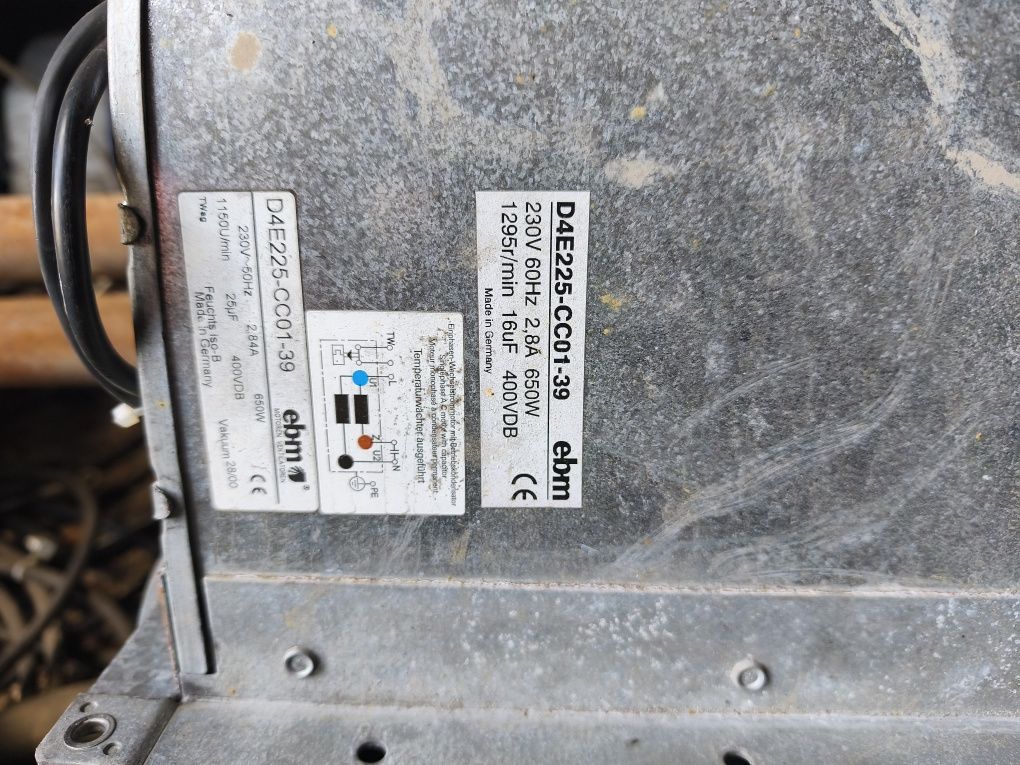 Wentylator promieniowy dmuchawa D4E225-CC01-39  650w 1295 obr
