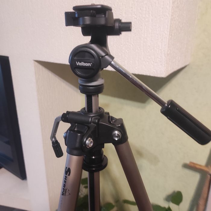 Штатив Velbon Sherpa 450.