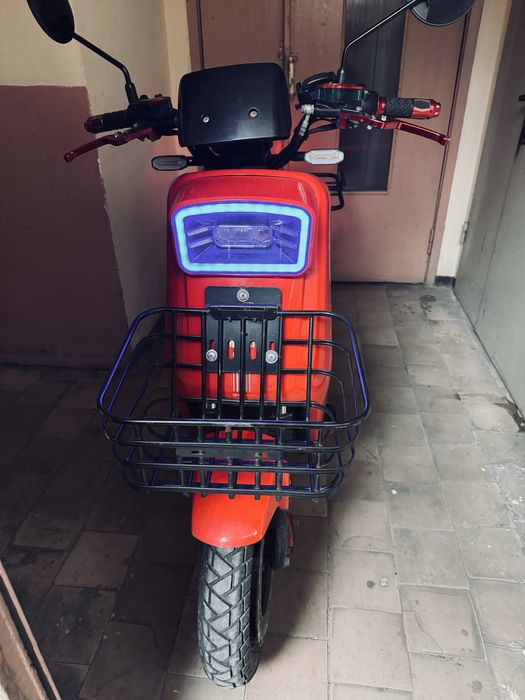 Електроскутер Dominator A9 (б/в, 1200W, LiIon/72V/34Ah, 60 км/год)