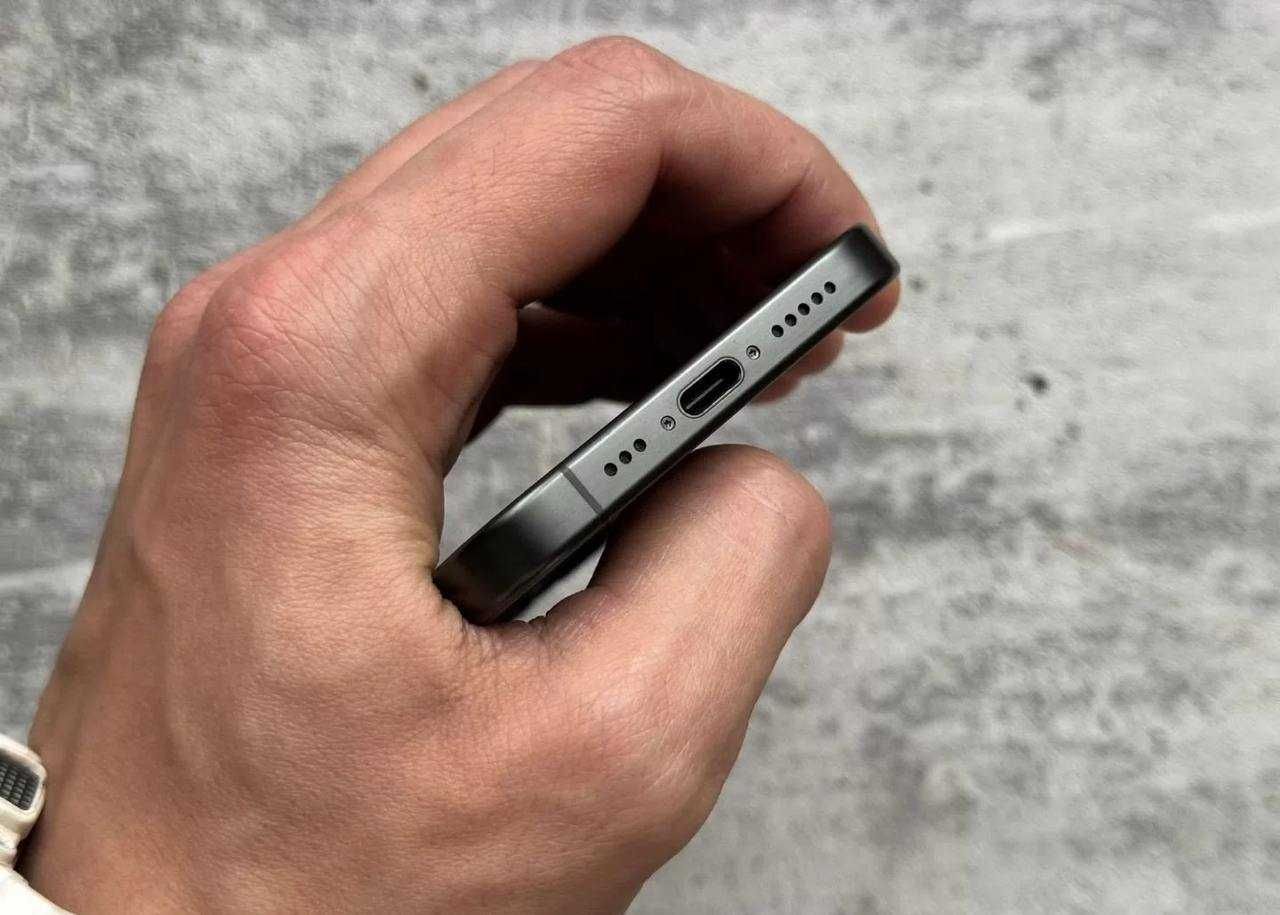 iPhone 15 Pro, 256 ГБ