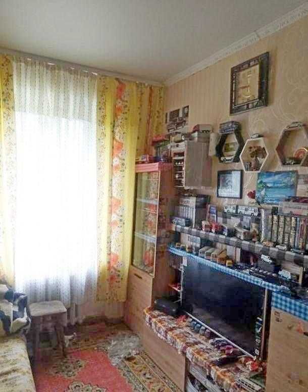 Продам дёшево гостинку возле метро Тракторный завод