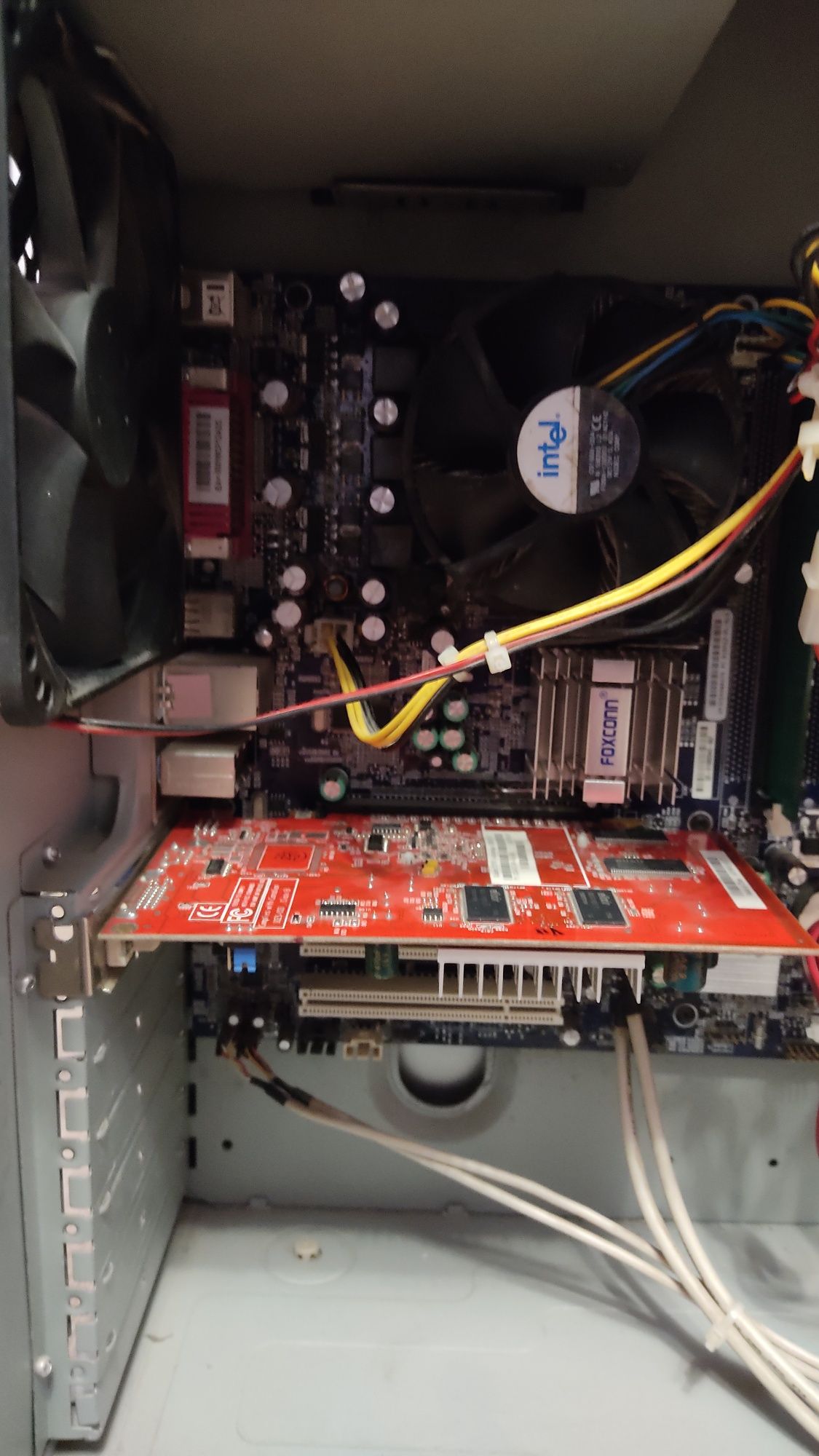 Комп'ютер Intel Celeron з монітором