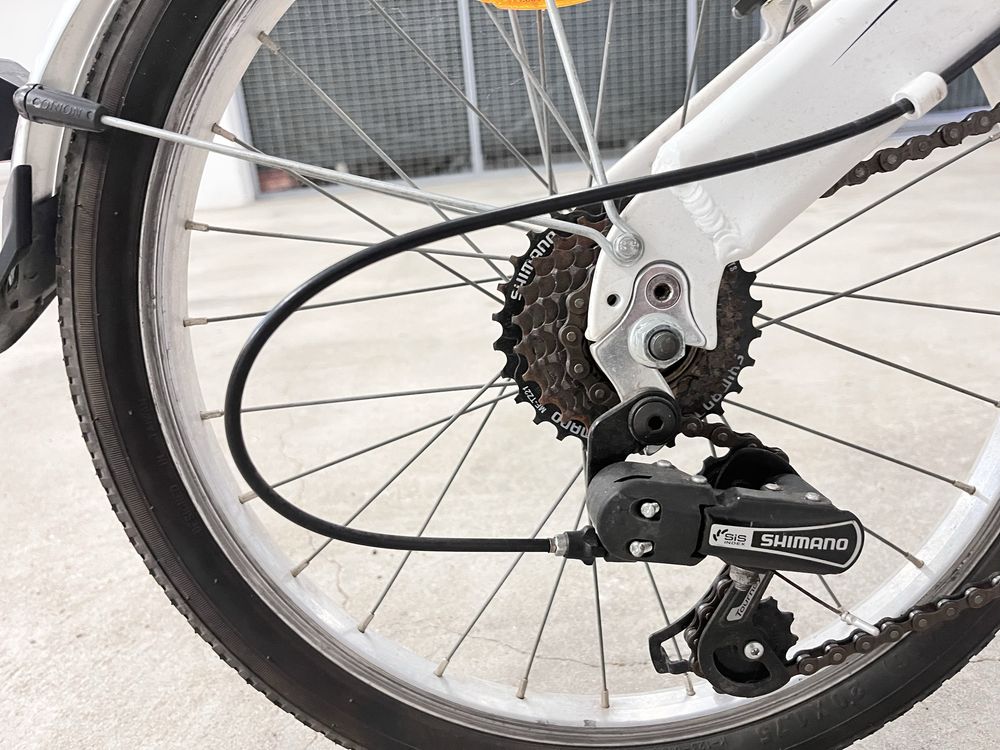 Bicicleta da marca Órbita dobrável