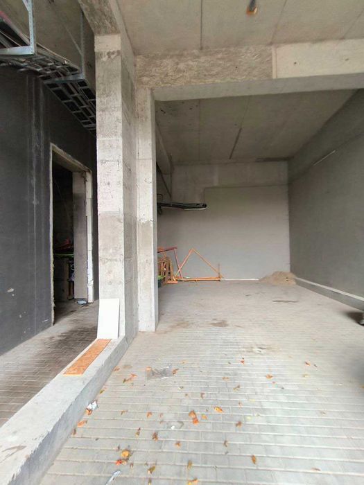 Продаж фасадного приміщення в ЖК Америка 380 м2