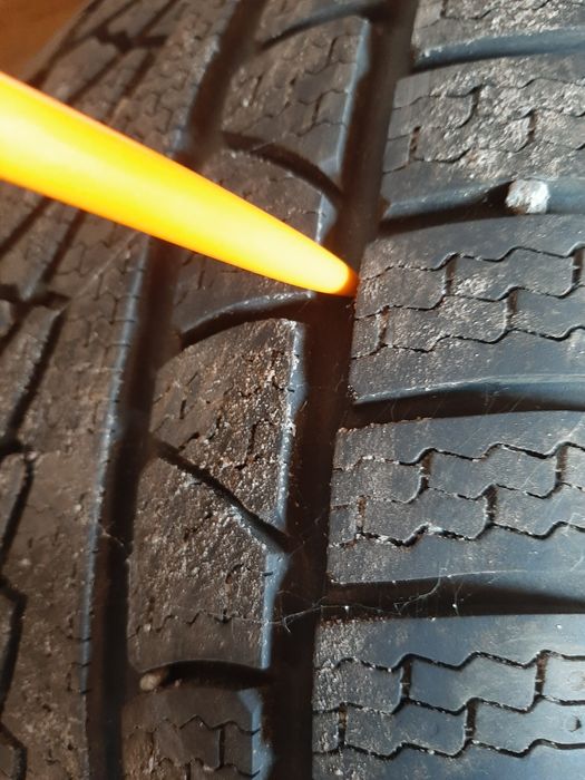 Продаж зимової резина на авто 235*45R18