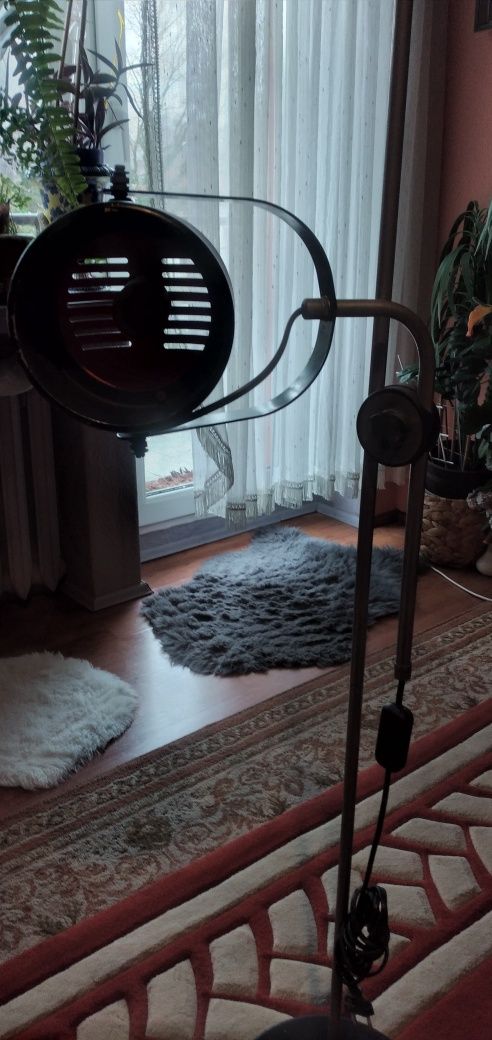 Sprzedam stojącą lampę z PRLU