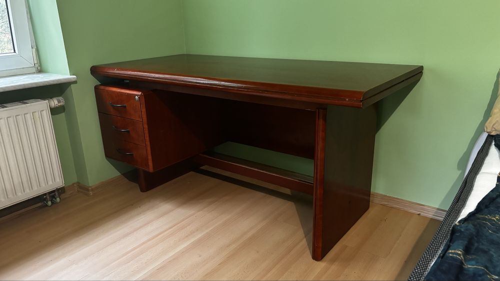 Biutko gabinetowe drewniane biuro