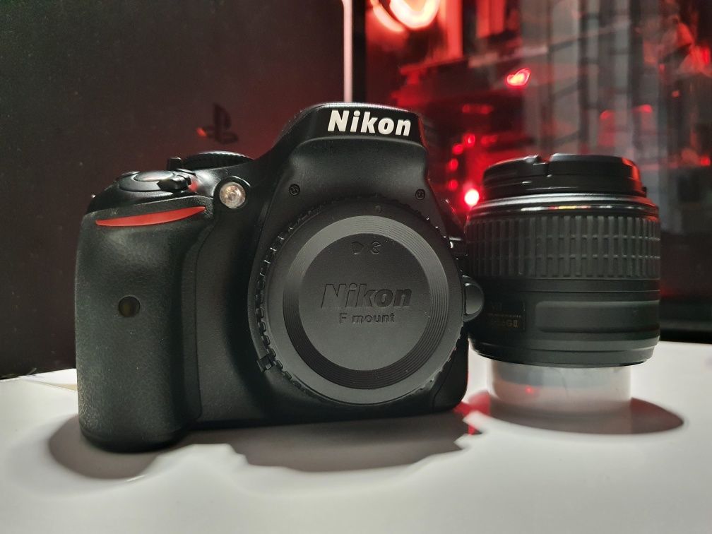 Câmara Nikon D5200 + 18-55mm