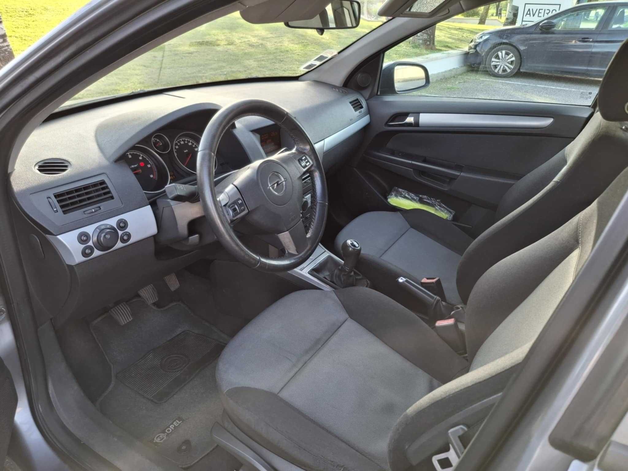 OPEL ASTRA H 2005