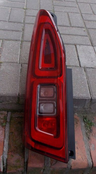 CITROEN BERLINGO IV COMBO E 18r+ LEWA TYLNA LAMPA ORYGINAŁ