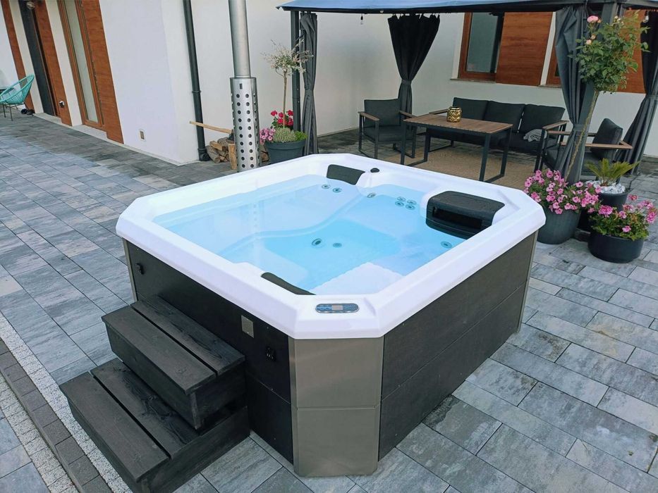 Wanna SPA SAN H Hybryda – piec na drewno + grzałka elektryczna 4-os.