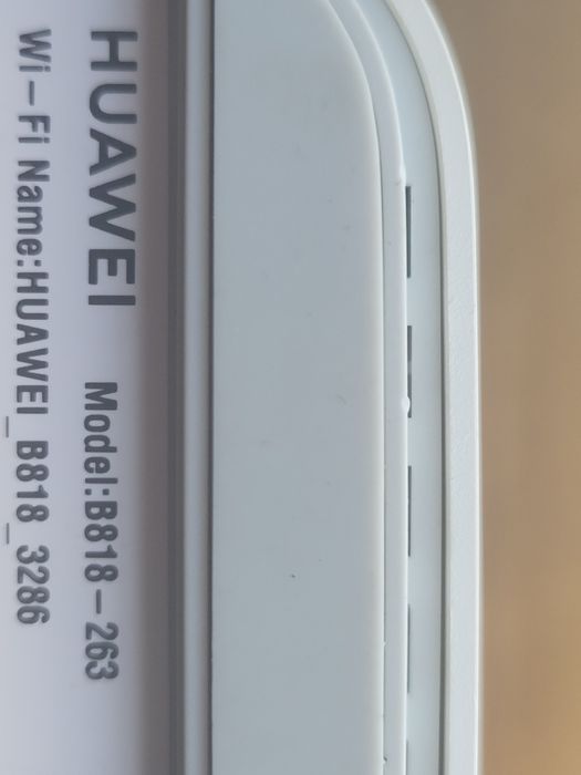 HUAWEI B818 -263 Router na kartę sim z antenami zewnętrznymi.