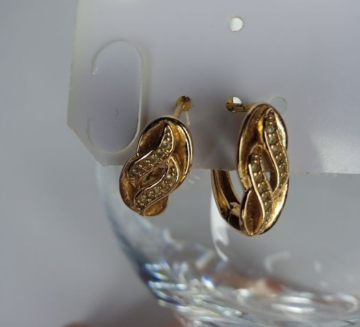 Сережки,прикраси