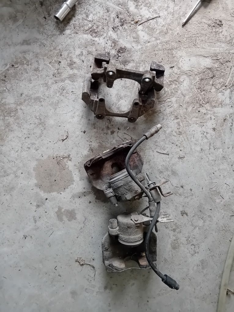 Audi a4 b5 b6 b7 a6 c5 passat b5 fl zacisk hamulcowy jarzmo przód tył